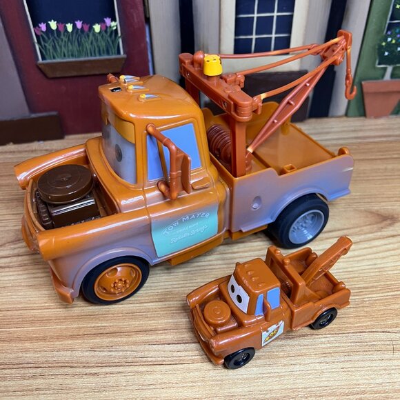 Lot of 4 Disney Pixar Car Tow Mater Radiator Springs Trucks - Picture 6 of 15